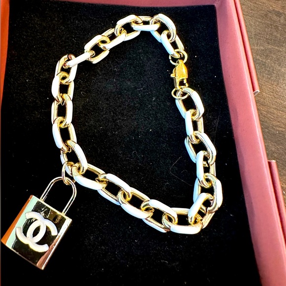 Jewelry - Zipper pull bracelet